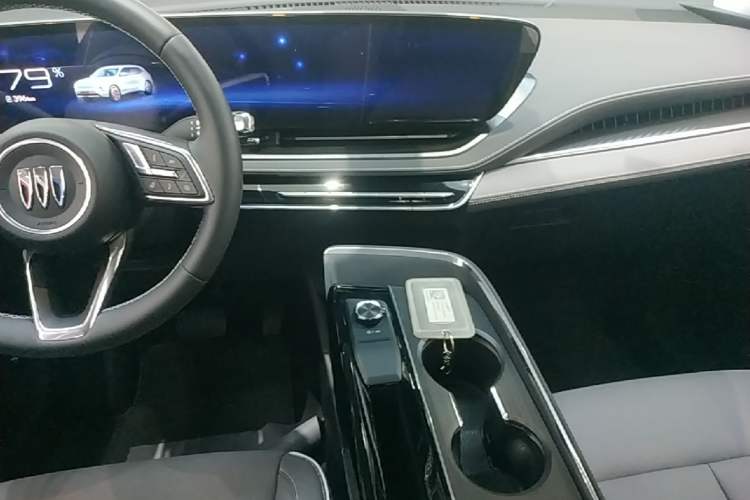 Used Buick E5 2025 Model 620KM Prestige Edition Audio And AC Panel