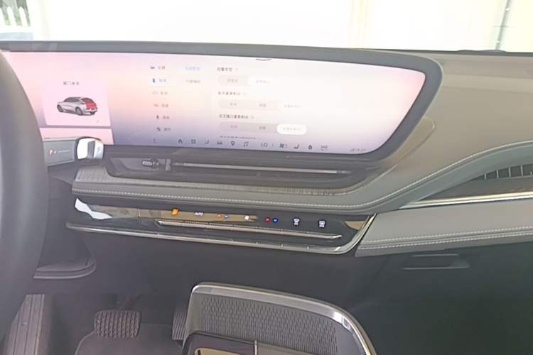Used Buick E5 2025 Model 620KM Prestige Edition Audio And AC Panel