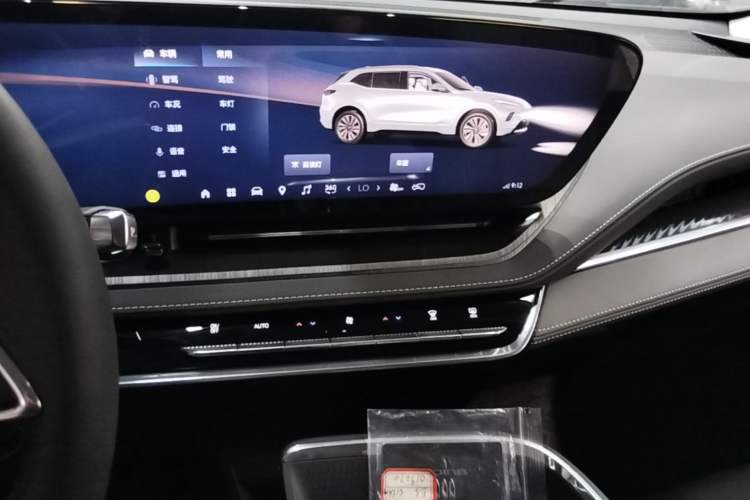 Used Buick E5 2025 Model 515KM First-Adoption Edition Audio And AC Panel