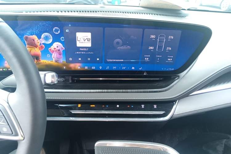 Used Buick E5 2025 Model 545KM Smart Enjoyment Edition Audio And AC Panel