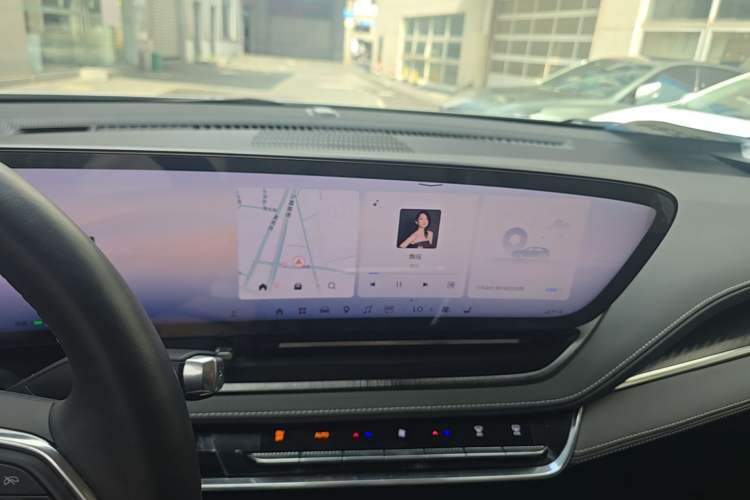 Used Buick E5 2025 Model 620KM Prestige Edition Audio And AC Panel