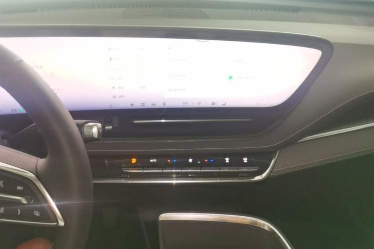 Used Buick E5 2025 Model 620KM Prestige Edition Audio And AC Panel