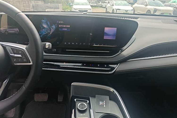 Used Buick E5 2025 Model 620KM Prestige Edition Audio And AC Panel