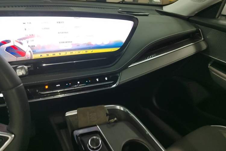 Used Buick E5 2025 Model 620KM Prestige Edition Audio And AC Panel