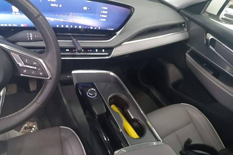Used Buick E5 2025 Model 620KM Prestige Edition Audio And AC Panel