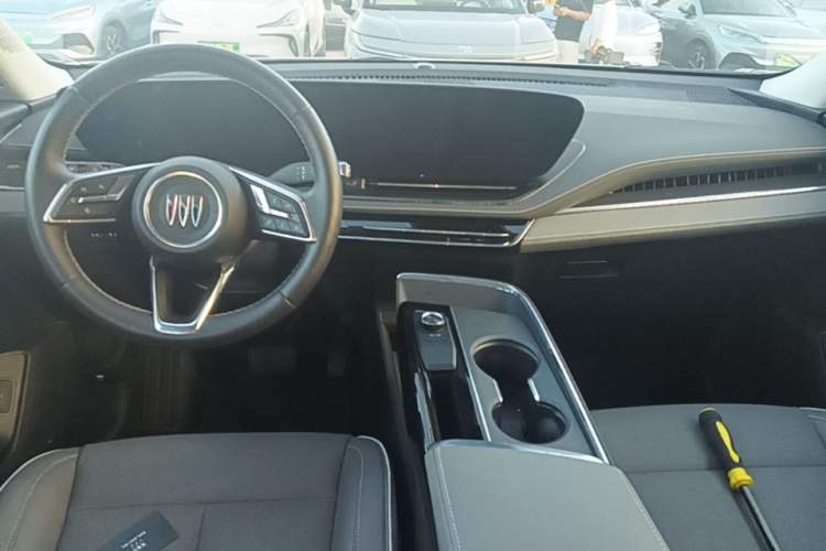 Used Buick E5 2025 Model 620KM Prestige Edition Center Console