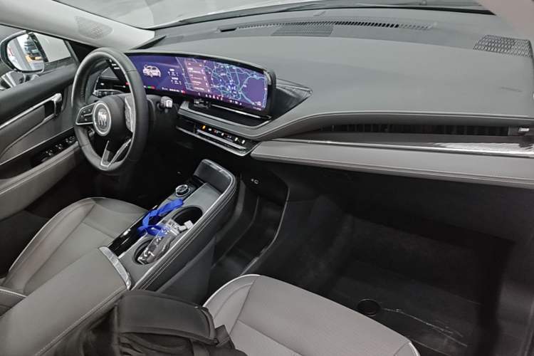 Used Buick E5 2025 Model 620KM Prestige Edition Center Console