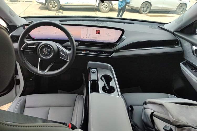 Used Buick E5 2025 Model 620KM Prestige Edition Center Console