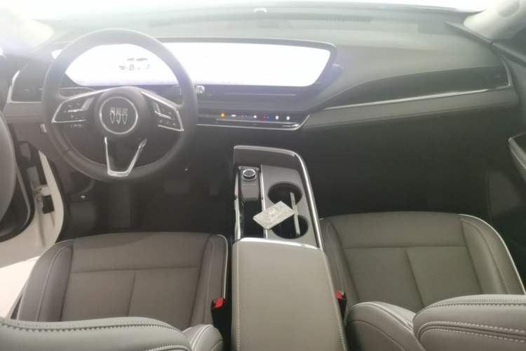 Used Buick E5 2025 Model 620KM Prestige Edition Center Console