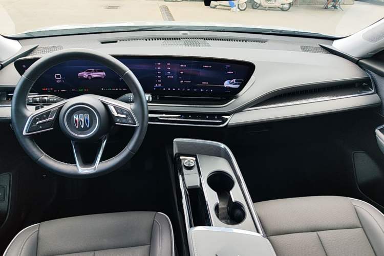 Used Buick E5 2025 Model 620KM Prestige Edition Center Console