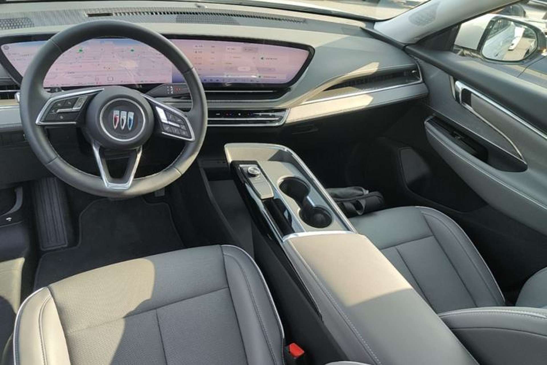 Used Buick E5 2025 Model 620KM Prestige Edition Center Console