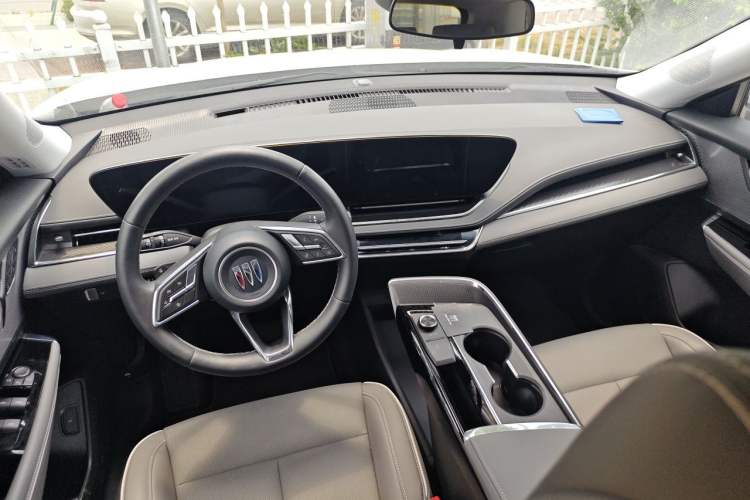 Used Buick E5 2025 Model 620KM Prestige Edition Center Console
