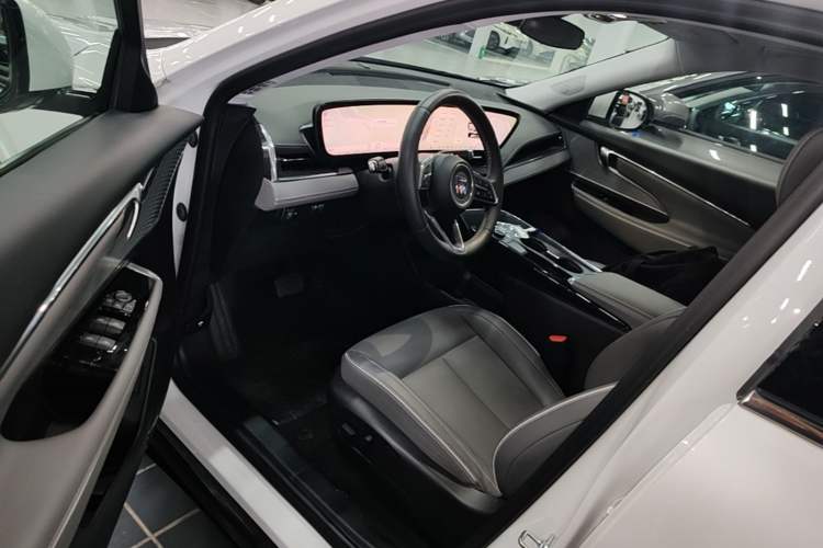 Used Buick E5 2025 Model 620KM Prestige Edition Driver Seat