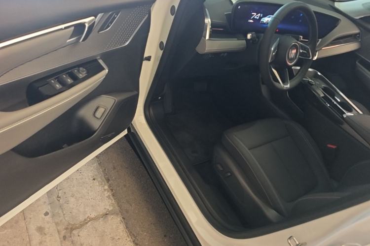 Used Buick E5 2025 Model 515KM First-Adoption Edition Driver Seat