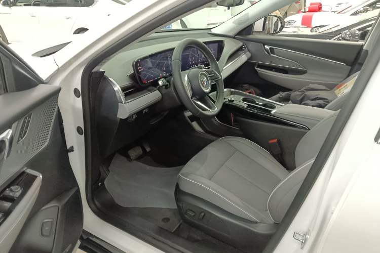Used Buick E5 2025 Model 620KM Prestige Edition Driver Seat