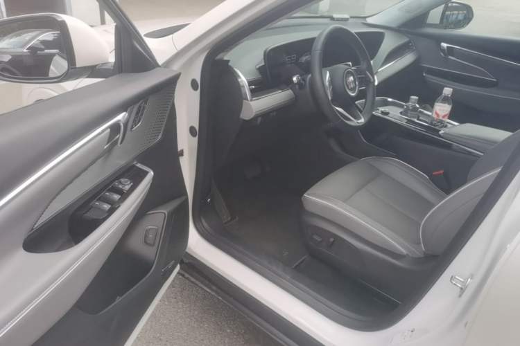 Used Buick E5 2025 Model 620KM Prestige Edition Driver Seat