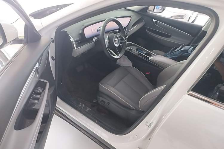 Used Buick E5 2025 Model 620KM Prestige Edition Driver Seat