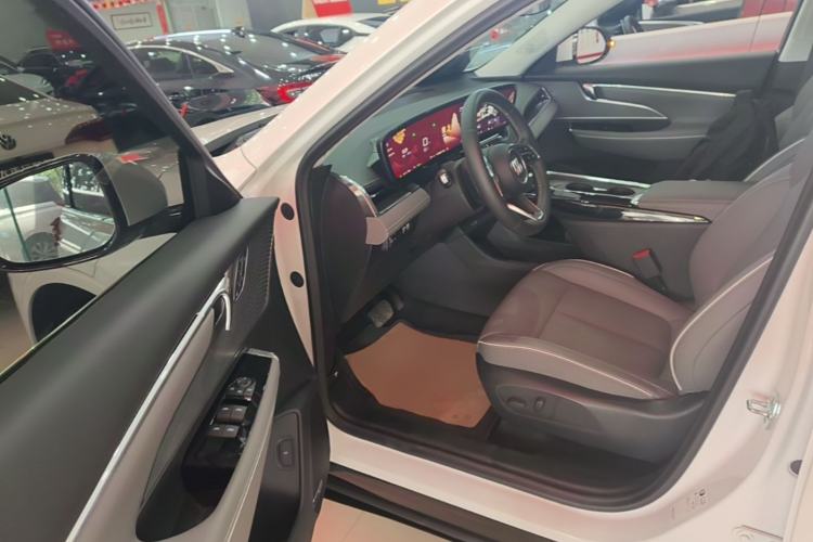 Used Buick E5 2025 Model 620KM Prestige Edition Driver Seat