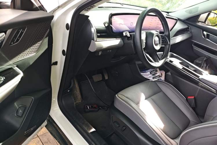 Used Buick E5 2025 Model 620KM Prestige Edition Driver Seat