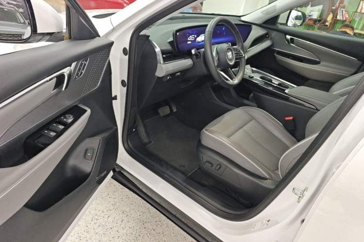 Used Buick E5 2025 Model 620KM Prestige Edition Driver Seat