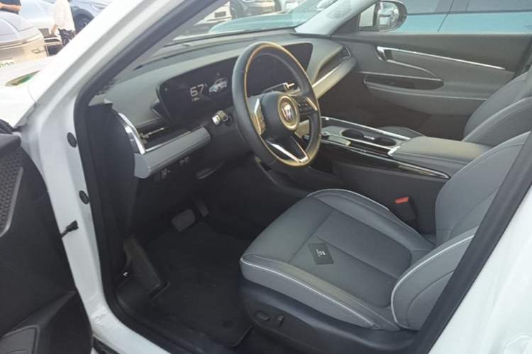 Used Buick E5 2025 Model 620KM Prestige Edition Driver Seat