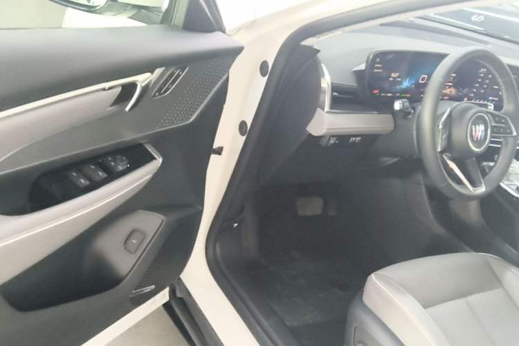 Used Buick E5 2025 Model 620KM Prestige Edition Driver Seat