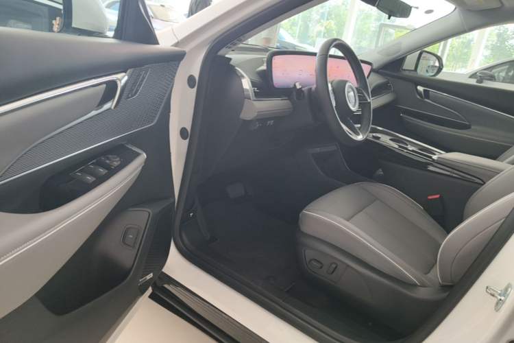 Used Buick E5 2025 Model 620KM Prestige Edition Driver Seat