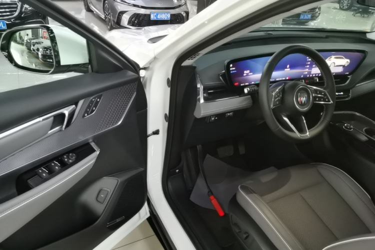 Used Buick E5 2025 Model 620KM Prestige Edition Driver Seat