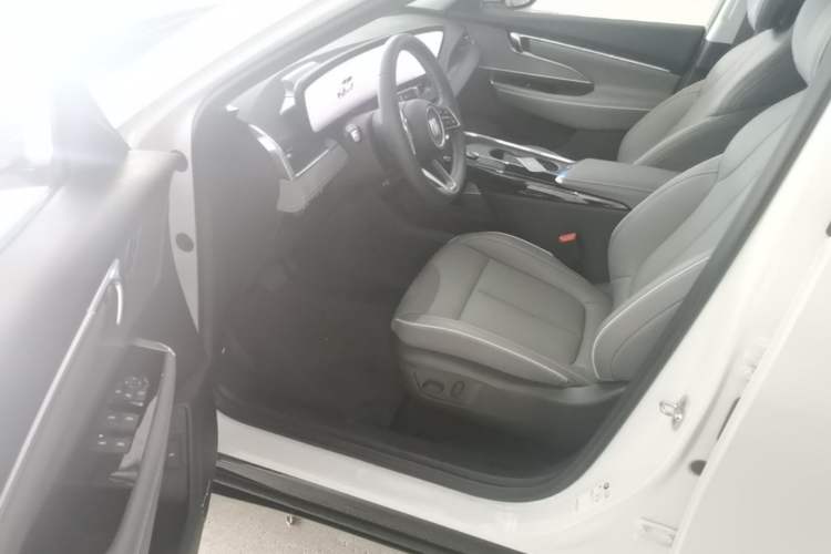 Used Buick E5 2025 Model 620KM Prestige Edition Driver Seat