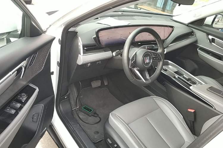 Used Buick E5 2025 Model 620KM Prestige Edition Driver Seat