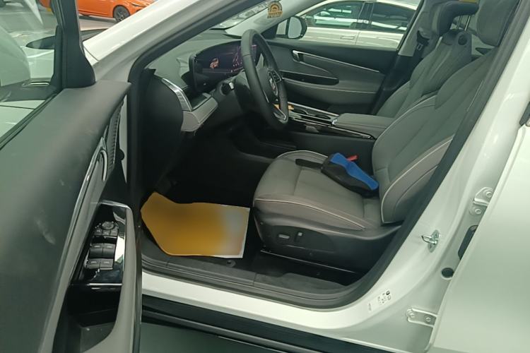 Used Buick E5 2025 Model 620KM Prestige Edition Driver Seat