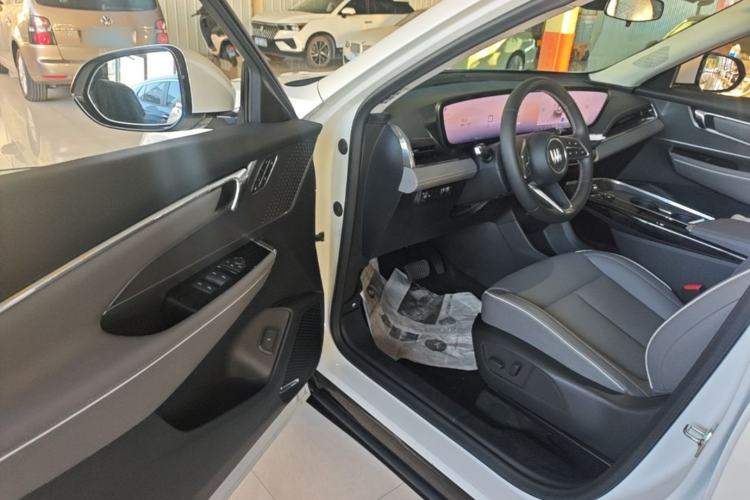 Used Buick E5 2025 Model 620KM Prestige Edition Driver Seat