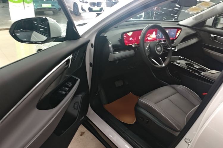 Used Buick E5 2025 Model 620KM Prestige Edition Driver Seat