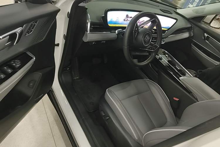 Used Buick E5 2025 Model 620KM Prestige Edition Driver Seat
