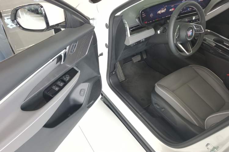 Used Buick E5 2025 Model 620KM Prestige Edition Driver Seat