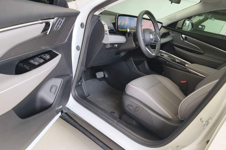Used Buick E5 2025 Model 620KM Prestige Edition Driver Seat