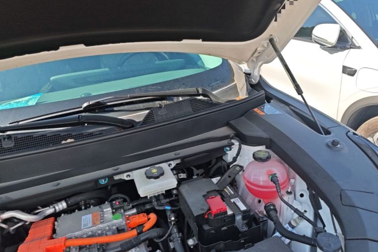 Used Buick E5 2025 Model 545KM Smart Enjoyment Edition Engine Bay Left