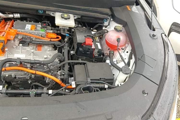 Used Buick E5 2025 Model 620KM Prestige Edition Engine Bay Left