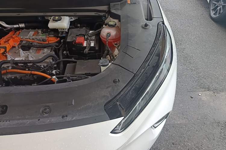 Used Buick E5 2025 Model 620KM Prestige Edition Engine Bay Left