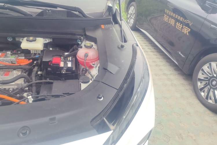 Used Buick E5 2025 Model 620KM Prestige Edition Engine Bay Left