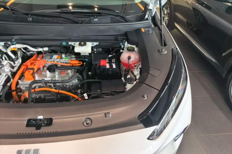Used Buick E5 2025 Model 620KM Prestige Edition Engine Bay Left