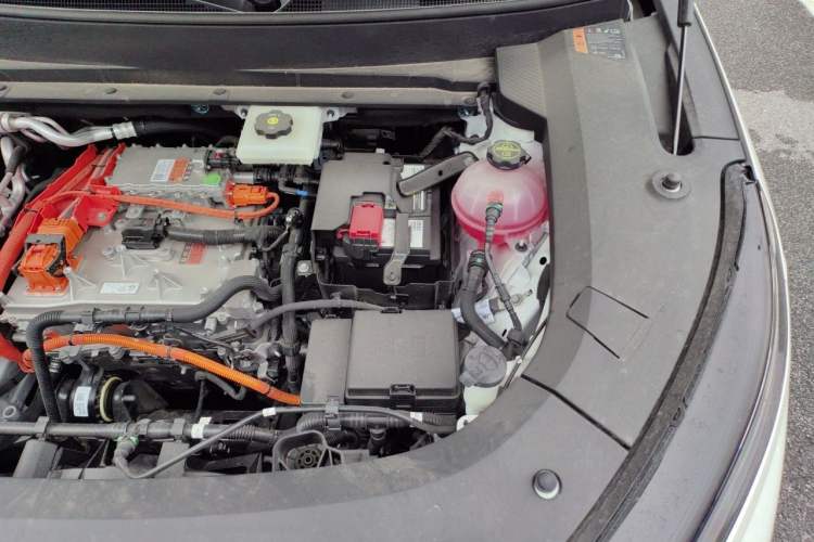 Used Buick E5 2025 Model 620KM Prestige Edition Engine Bay Left