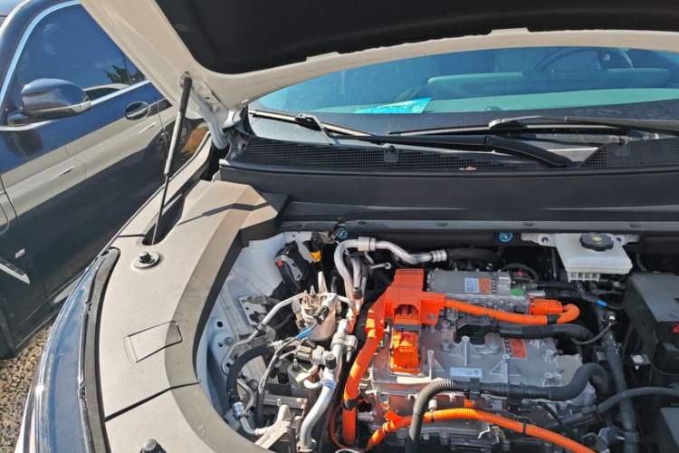 Used Buick E5 2025 Model 545KM Smart Enjoyment Edition Engine Bay Right