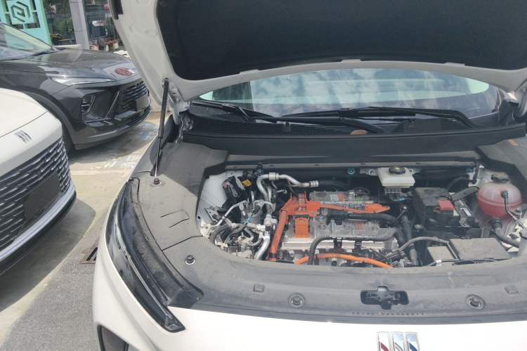 Used Buick E5 2025 Model 620KM Prestige Edition Engine Bay Right