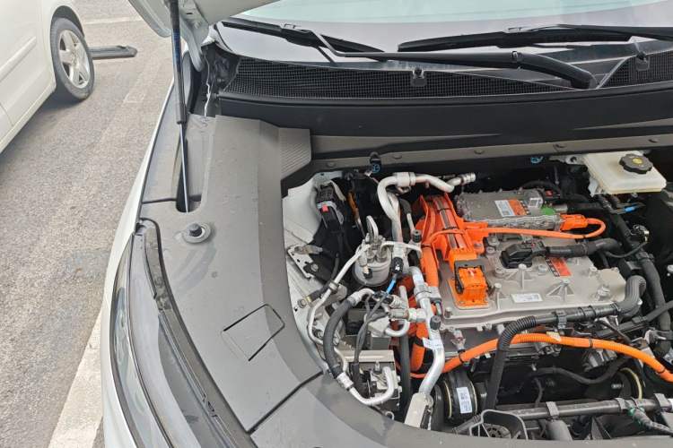 Used Buick E5 2025 Model 620KM Prestige Edition Engine Bay Right