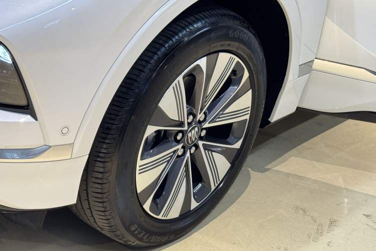 Used Buick E5 2025 Model 620KM Prestige Edition Exterior 10