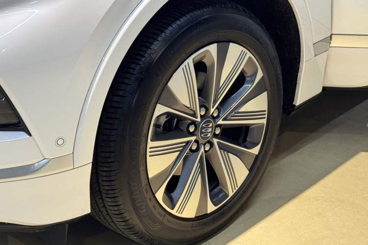 Used Buick E5 2025 Model 620KM Prestige Edition Exterior 11