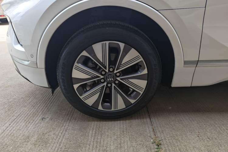 Used Buick E5 2025 Model 620KM Prestige Edition Exterior 2
