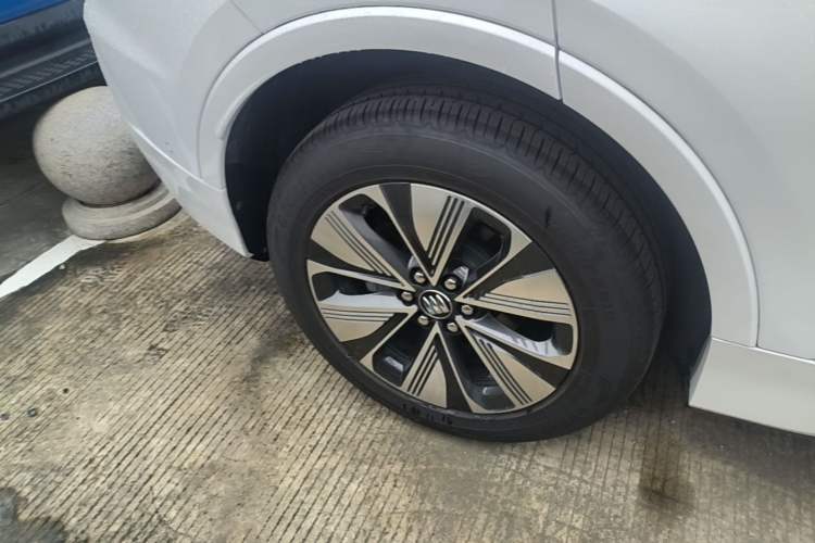 Used Buick E5 2025 Model 620KM Prestige Edition Exterior 3