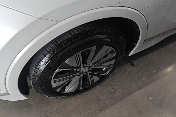 Used Buick E5 2025 Model 620KM Prestige Edition Exterior 4